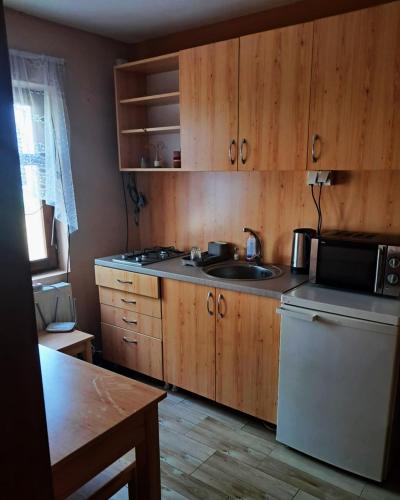 Eten en drinken, Róka - tanya (Roka - tanya) in Šupljak