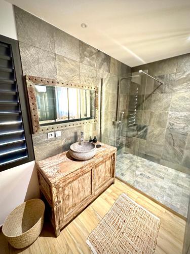 Villa Les Songes Bleus, sa piscine, son Spa et sa vue sur l'Océan Indien