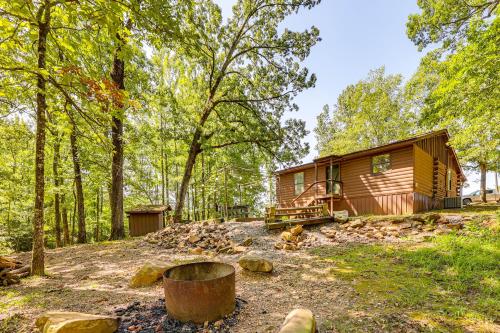 Murfreesboro Cabin with Fire Pit-by Lake Greeson - image 3