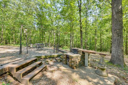 Murfreesboro Cabin with Fire Pit-by Lake Greeson - image 12
