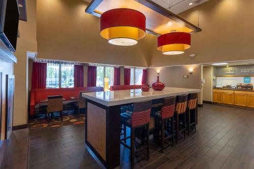 Hampton Inn Chester - image 13