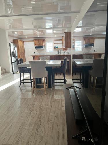 Kitchen, Crusoe Escape Villa in Crown Point