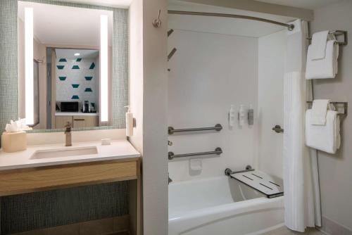 Hilton Garden Inn Orlando Airport - image 13