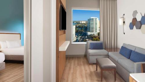 Embassy Suites By Hilton Sarasota - image 7