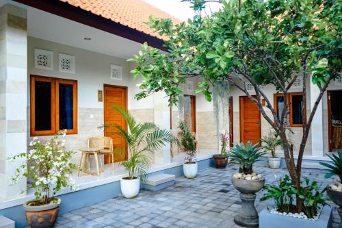 Adhi Homestay Room Type - Deluxe Double Room