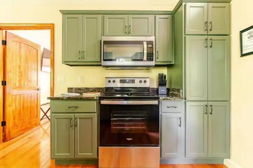 Crows Nest Luxury Near Asheville in Marshall, USA