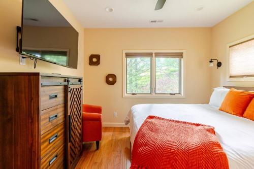 Poplar Treehouse - Rustic Luxury detail