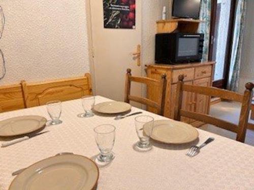 Studio 4 pers à 100m des pistes, balcon sud, proche commerces - Risoul 1850 - FR-1-330-581 (Studio 4 pers a 100m des pistes, balcon sud, proche commerces - Risoul 1850 - FR-1-330-581) in Risoul ciems