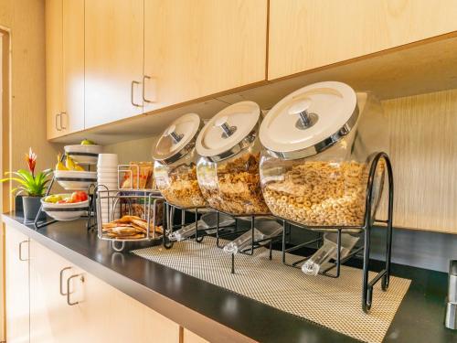 อาหารและเครื่องดื่ม, Ramada by Wyndham Kingston in คิงสตัน (ON)