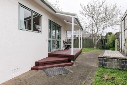 Prime location at Mt Eden- Cozy Vibe 3BR Home