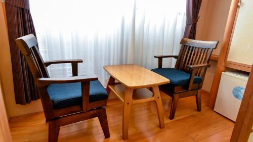 room detail thumbnail 1