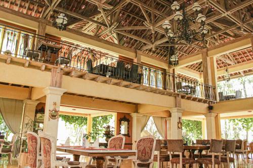 Restaurant, Kayu Arum Resort in Salatiga