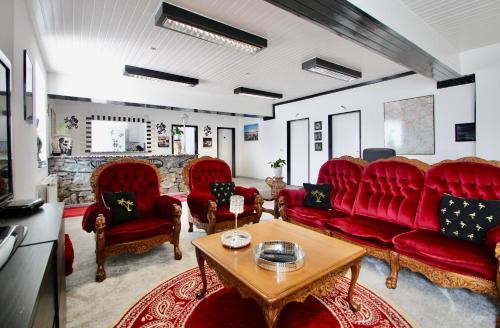 Executive Suite image 6