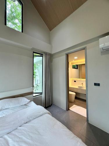 Apartment with View image 4