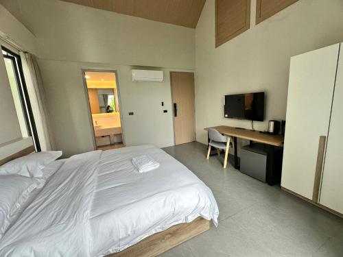 Apartment with View image 3