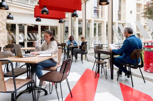 MEININGER Hotel Bordeaux Gare Saint-Jean - image 3