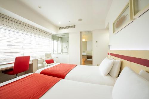 Twin Room - Non-Smoking image 7