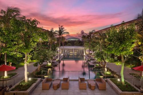 Swimming pool, Hilton Garden Inn Bali Ngurah Rai Airport in Kuta