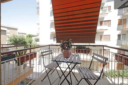 Victoria Apartment - image 14