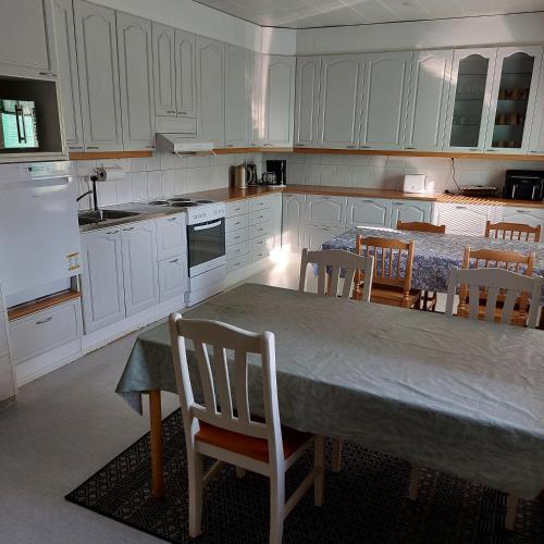 Simonhovi in Norinkyla