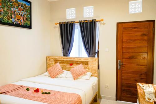Adhi Homestay - Tap to explore photos