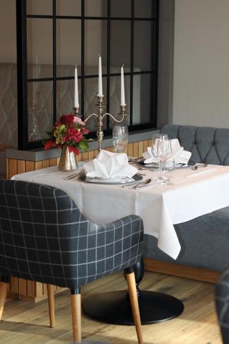 Restaurant, Michels Wohlfuhlhotel in Schalkenmehren