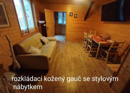 Apartmánová chata Sečanda s bazénem, u Sečské přehrady (Apartmanova chata Secanda s bazenem, u Secske prehrady) in เซซ