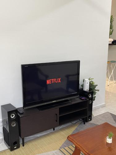 Peaceful Pines 4 ROOMS FULL AC & NETFLIX by EZYROOM MELAKA