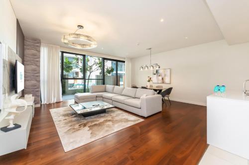 FAM Living - City Walk - Opulent Living, Dubai (photo 7)