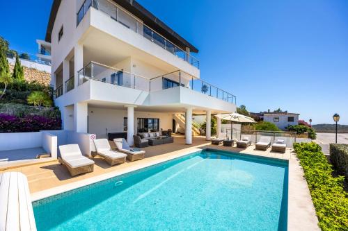 Azure Serenity Villa at Quinta da Fortaleza gîte à louer Barrancão