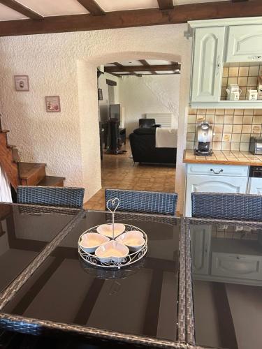 Viesnīcas āriene, Spacious Farmhouse Apartment, by Lake & Mountains in Larringes
