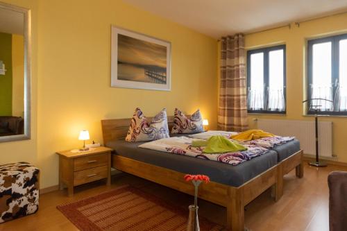 2 twin beds