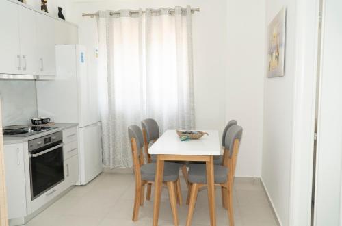 One-Bedroom Apartment with Balcony and Sea View image 9
