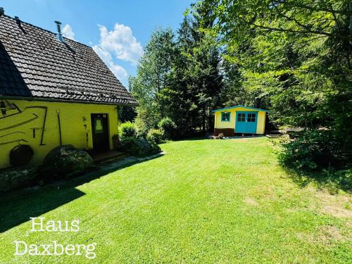 Haus-Daxberg-idyllisch-gelegen-im-Bayerischen-Wald-Ferienwohnung-mit-Zimmer-Kueche-Bad, Eppenschlag