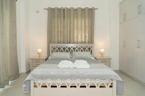 One-Bedroom Apartment with Balcony and Sea View room in Horizon view apartments