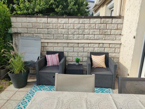 สวน, Maison 4 chambres proche Reims in แตงเกวอซ์