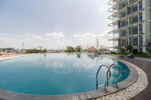 Piscine, RedLiving Apartemen Majestic Point Serpong by Lucia in Medang