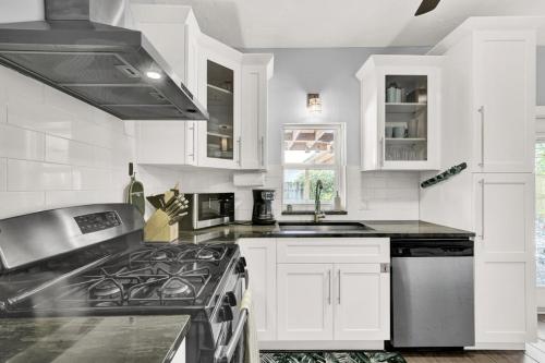 2-cottage Downtown Oasis, Poolspa By Pmi in Lake Worth, USA