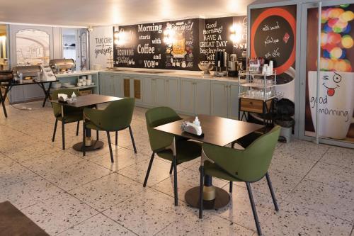 Star City Hotel - image 14