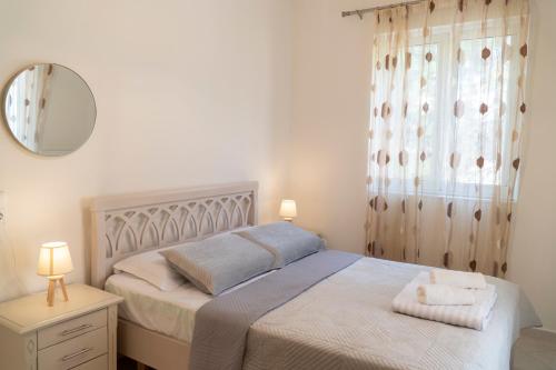 Three-Bedroom Apartment with Sea View image 5