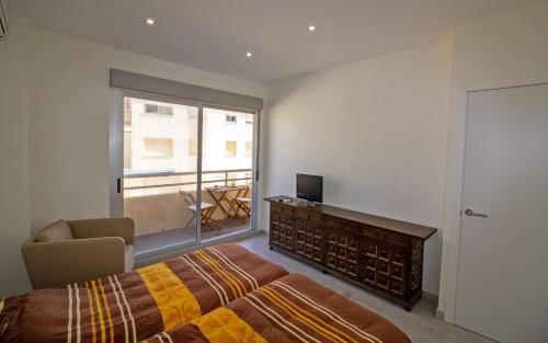 Apartment with Sea View image 2