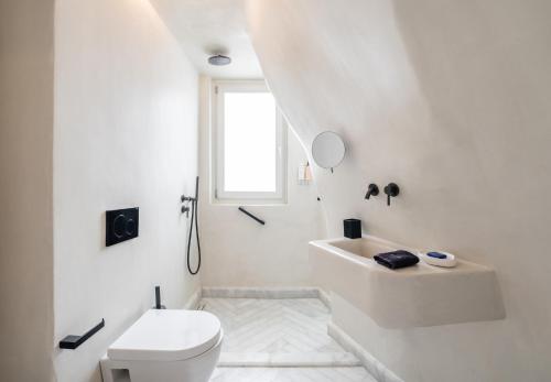 Rocabella Santorini Hotel & Spa - image 10