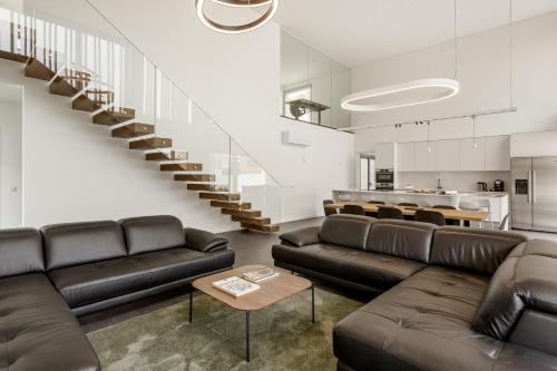 ห้องครัว, Lilac Cascais Villa with Swimming Pool in ปัมปิลเยย์รา