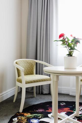 Hotel type living, spacious, central, secure,wifi! – Cape Town, CO