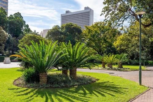 Hotel type living, spacious, central, secure,wifi! – Cape Town, CO