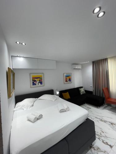Midnight Apartments, Tirana (photo 7)