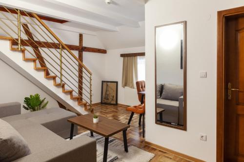 Prenoćište Omega Luxury (Prenociste Omega Luxury) in Ljubićki kej