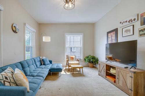 Charming and Historic Buffalo Home with Private Deck! in Lancaster, Vereinigte Staaten von Amerika