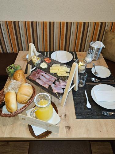 Food and beverages, Haus Sonnenheim in Langenfeld