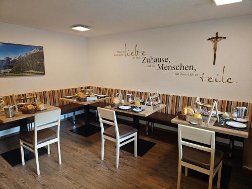 Food and beverages, Haus Sonnenheim in Langenfeld